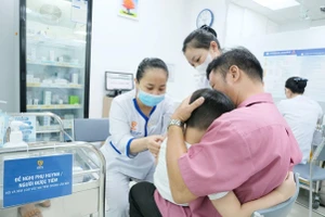 VNVC tiêm hơn 30.000 liều vắc xin sởi cho trẻ em TP.HCM trong tháng 9
