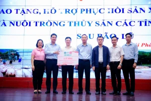 Tập đoàn CP ủng hộ 5 tỉ đồng hàng hóa và tiền mặt cho người dân bị bão lũ Yagi