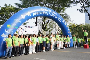 Chương trình Đi bộ từ thiện Đinh Thiện Lý 2025 vận động được 3,4 tỷ đồng cho người nghèo đón Tết