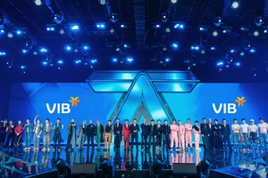 ‘VIB dẫn đầu xu thế thẻ’ trở thành fanchant trong concert Anh Trai ‘Say Hi’