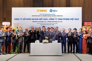 Pfizer và VNVC ký thảo luận về sản xuất vắc xin