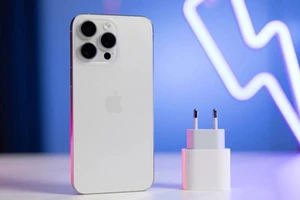 Điện thoại iPhone 15 Pro Max sạc nhanh bao nhiêu W?