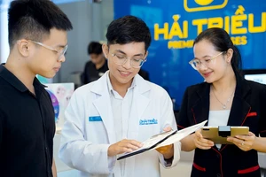 Kính Hải Triều, Starbucks và nghệ thuật chinh phục cảm xúc khách hàng