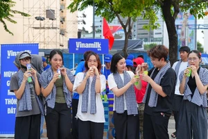 Vinamilk gửi tặng hơn 150.000 sản phẩm đến người dân tham gia ‘Concert quốc gia’