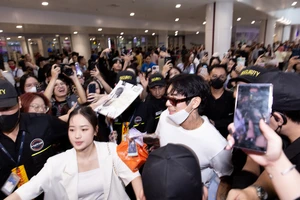 DPR IAN thả tim, tương tác nhiệt tình ngay khi khi đến Việt Nam, sẵn sàng cháy hết mình cho 8Wonder