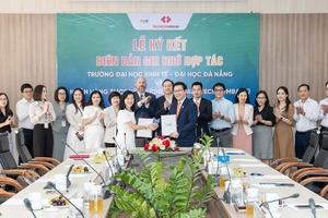 Techcombank hợp tác chiến lược với DUE phát triển nguồn nhân lực cho trung tâm tài chính quốc tế