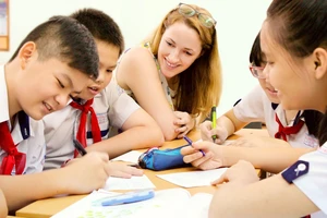 Trường học cần gì để bắt kịp xu hướng song ngữ - đa ngôn ngữ?