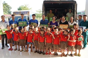 Bạn góp một – Vinamilk góp một: ‘Hành trình vượt thiên tai, tiếp bước tương lai’