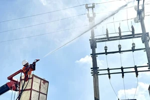 EVNNPC nâng cao chất lượng dịch vụ, lấy khách hàng làm trung tâm