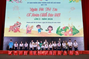 Xuân yêu thương: Ấm lòng nụ cười của hàng ngàn em nhỏ trước thềm Tết Nguyên Đán