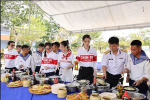 Tết về nơi đảo xa: Trọn vẹn ấm áp tình quân dân