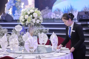 Vì sao các cặp đôi trẻ đổ xô đặt tiệc cưới sớm trước cả năm?