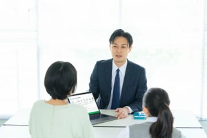Vì sao nhân sự ngành bất động sản, ngân hàng chuyển sang tư vấn bảo hiểm?