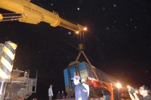 Trắng đêm cứu hộ tàu SE2 gặp nạn tại Huế