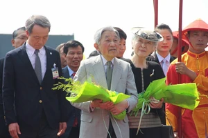 Nhà vua và hoàng hậu Nhật Bản thăm Đại nội Huế