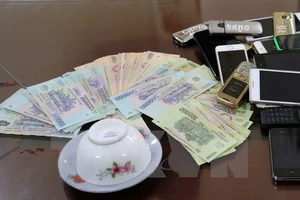 Khởi tố 4 bị can vụ bí thư phường đánh bạc