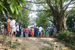 Đôi nam nữ lao xuống sông Như Ý tự tử