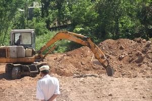 Vụ mộ vợ vua: Dù mộ của ai cũng cần tôn trọng