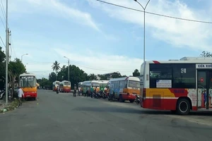 Nhân viên đòi quyền lợi, nhiều tuyến xe buýt tê liệt
