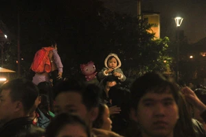 Khách ta khách Tây cùng vui giao thừa ở cố đô Huế 