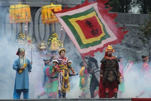 Độc đáo cảnh Nguyễn Huệ lên ngôi hoàng đế