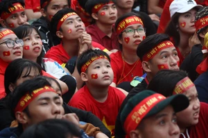 Cổ động viên nhí Đà Nẵng hào hứng cổ vũ U-23 Việt Nam