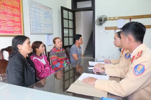 Bắt hàng chục vụ khai thác trái phép cát ở sông Hương