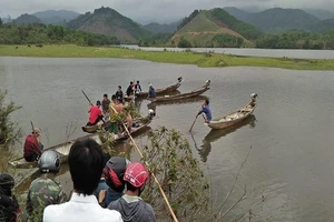 Tìm thấy thi thể bé gái 11 tuổi mất tích khi chăn trâu