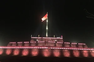 Các khẩu thần công ở Huế dừng bắn vì... mất điện