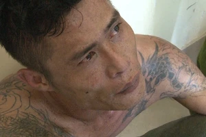 Khởi tố kẻ ngáo dùng dao khống chế nữ nhân viên tại Huế