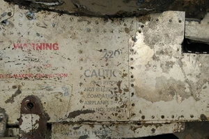 Ngư dân kéo lưới được vật thể nghi là bộ phận của máy bay