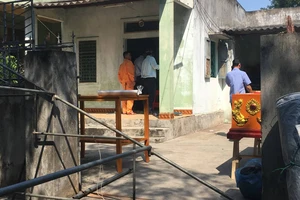 Nữ sinh lớp 11 tử vong trong tư thế treo cổ