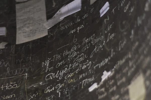 Viết vẽ bậy lên nhiều di tích, bảo vật quốc gia