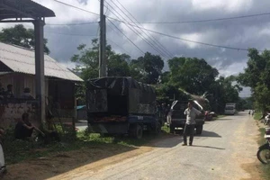 Bắt gỗ lậu, 3 kiểm lâm bị đánh nhập viện