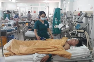 Truyền 15 lon bia cứu bệnh nhân ngộ độc rượu