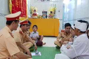 Bị đâm khi nhắc vượt đèn đỏ: CSGT quyên góp hơn 141 triệu đồng