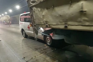 Tai nạn liên hoàn trong hầm Hải Vân, nhiều người bị thương 