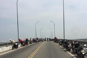 Nam thanh niên nhảy Phá Tam Giang tự tử trước mặt mẹ