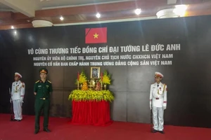 Chùm ảnh Huế chuẩn bị lễ tang Đại tướng Lê Đức Anh