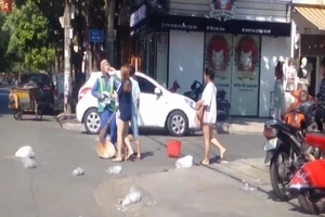 Công an vào cuộc vụ chị lao công bị chủ shop quần áo đánh