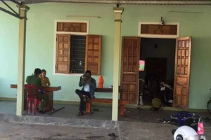  Truy bắt nhóm thanh niên vào nhà chém người