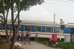 Cô gái trẻ bị tàu tông tử vong