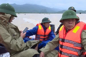 Đoàn cán bộ huyện gặp nạn trên sông Gianh khi đi giúp dân