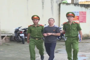 Thanh niên giật dây chuyền vàng làm gãy tay người phụ nữ