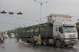 Va chạm với ô tô tải, hai phụ nữ thương vong