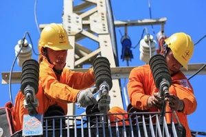 Xin lỗi khách hàng bị tính nhầm tiền điện gấp 33 lần