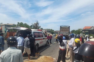 Người đàn ông 62 tuổi đi xe đạp bị ô tô tải tông tử vong