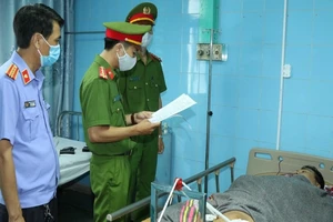 Khởi tố tài xế trong vụ lật xe làm 15 người chết ở Quảng Bình