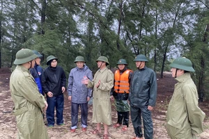 Quảng Trị khẩn cấp tìm cách cứu 53 thuyền viên trên biển