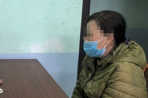 Tự trói rồi báo tin bị cướp để xin tiền con